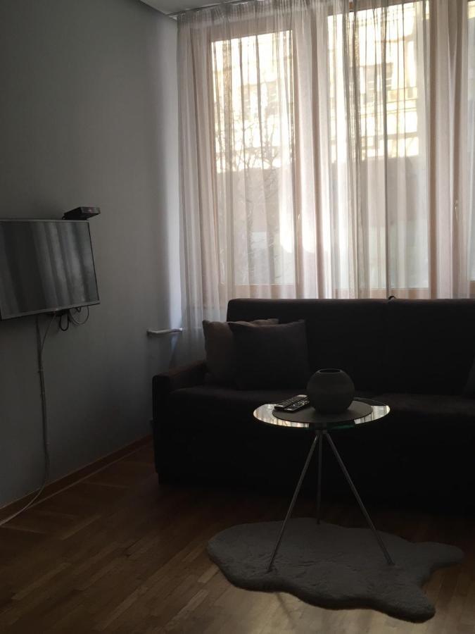 L9 Top Central Rooms And Apartments 2 Belgrado Esterno foto